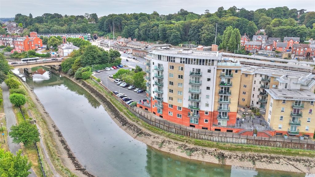 Property photo 1 of 11 Dji_20250717122524_0878_D_Smooth 3.Jpg