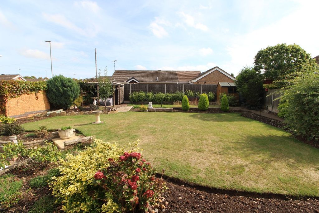 Property photo 2 of 17