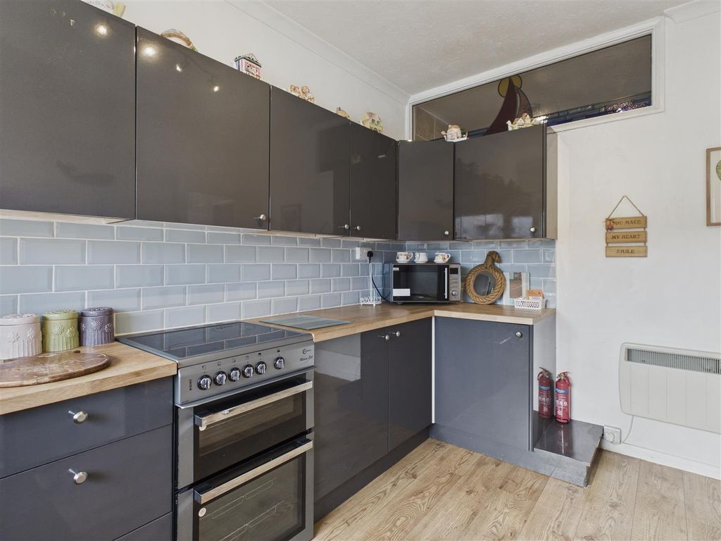 Additional image 9 of 3 bed flat for saleMilford Street, Saundersfoot SA69