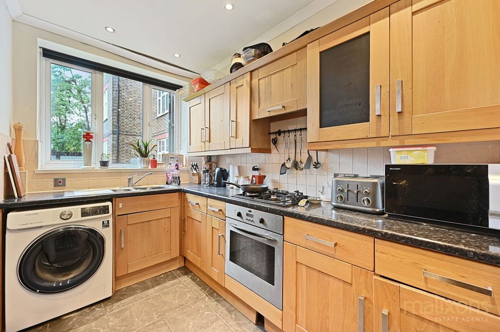 Property photo 3 of 8