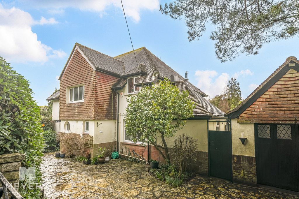 Property photo 3 of 19