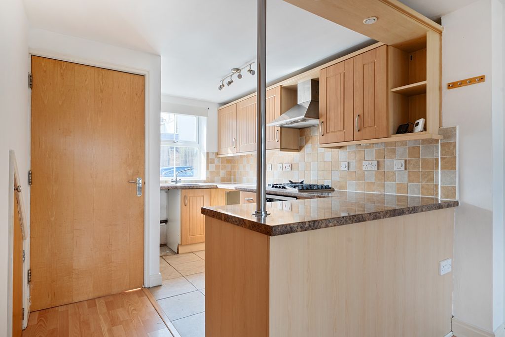 Property photo 3 of 20 1418236-6-69c1246F90297-Arw-1