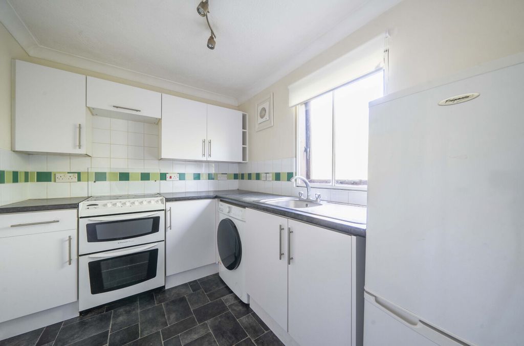 Property photo 2 of 23 1439678-22-69d611...