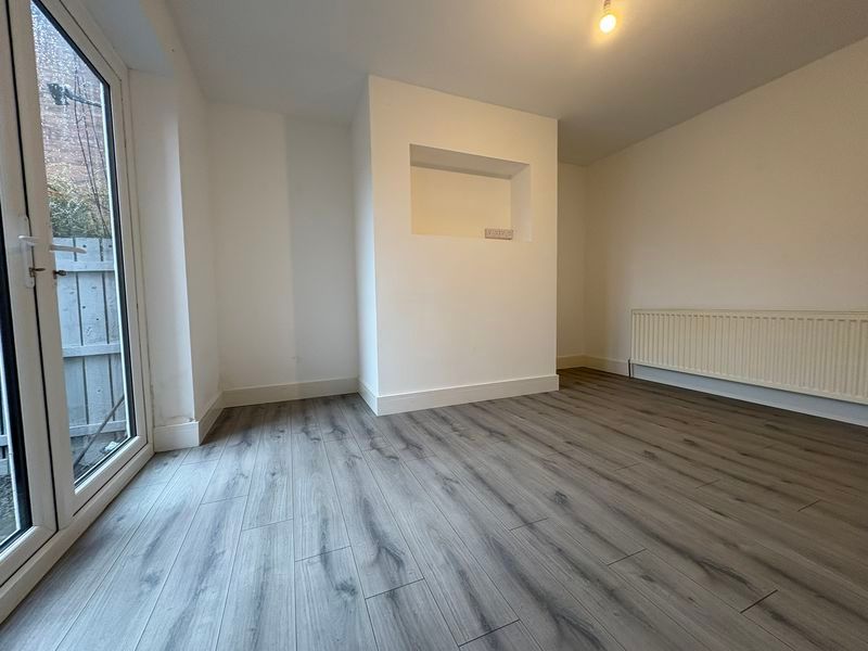 Property photo 3 of 11 Photo 8