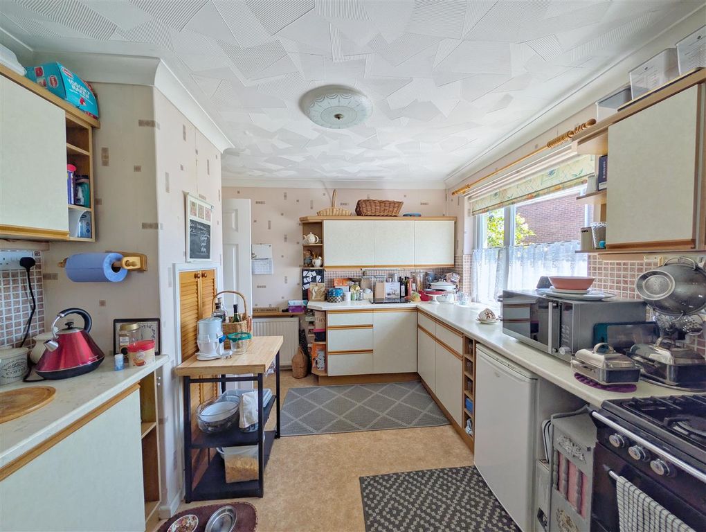 Property photo 3 of 21