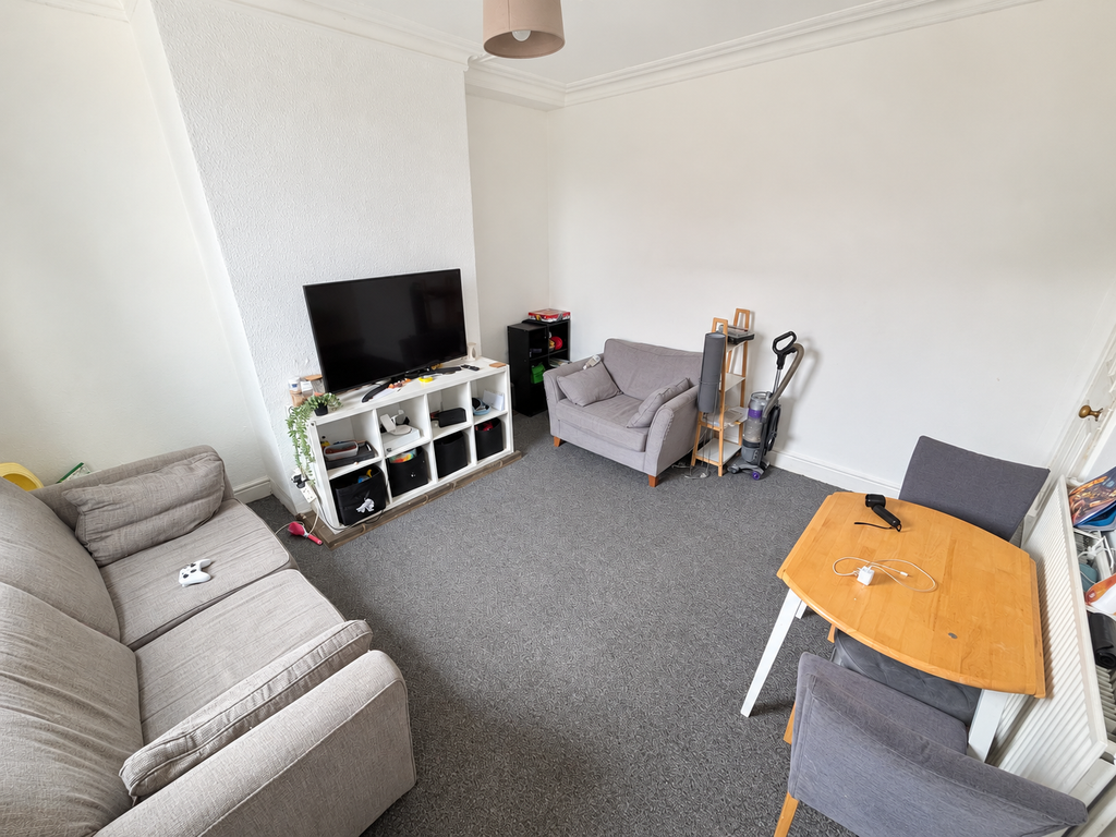 Property photo 3 of 12 Fd4d3d83-A91d-42F2-Ad91-656B69Bcb0d3