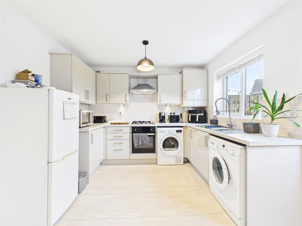 Property photo 2 of 15 Picture No. 16