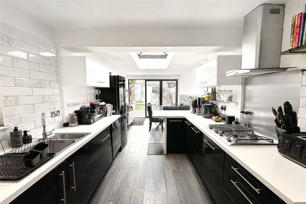 Property photo 3 of 18 Picture No. 22