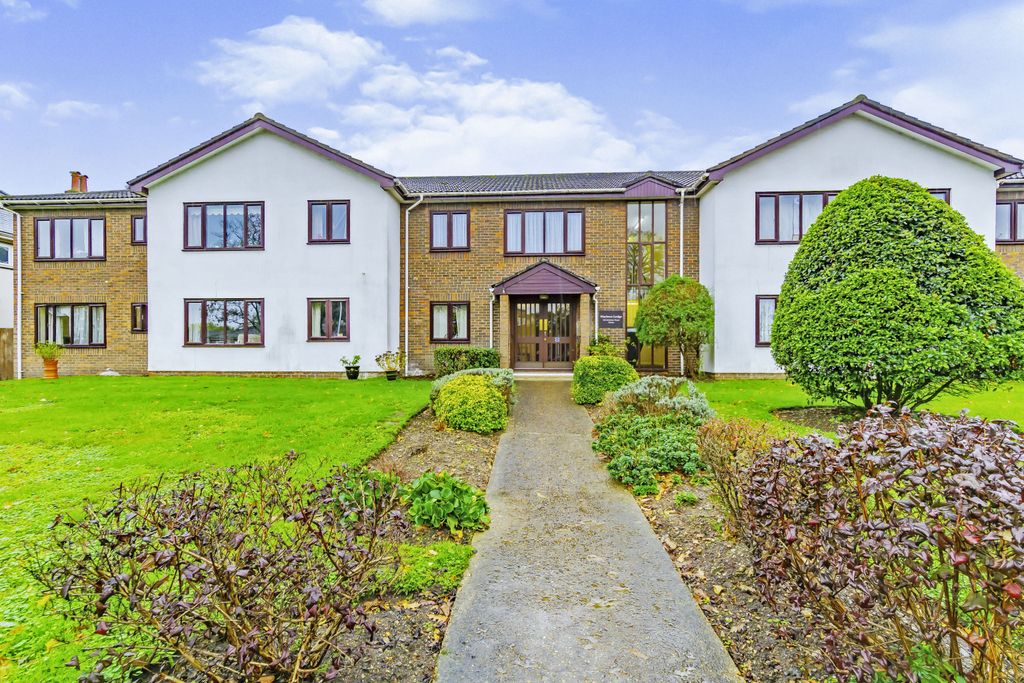 Property photo 1 of 15 Front