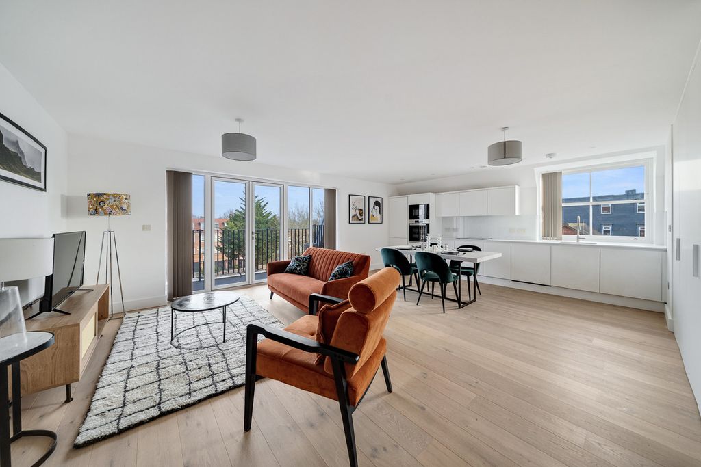 Property photo 2 of 29