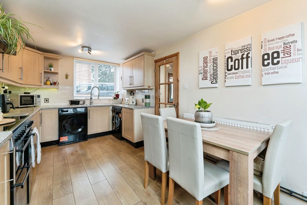 Property photo 2 of 19 Pbox-Img.Jpg