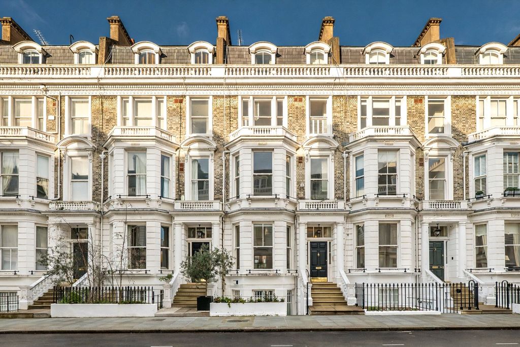 Property photo 2 of 16 Exterior