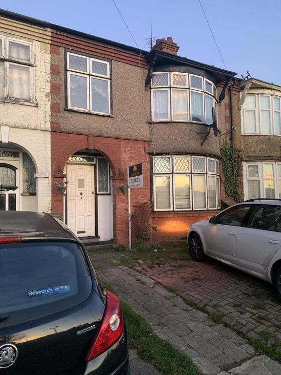 Property photo 1 of 6 3 Bed Semi-Detached House To Rent Leagrave Road, Luton Lu3