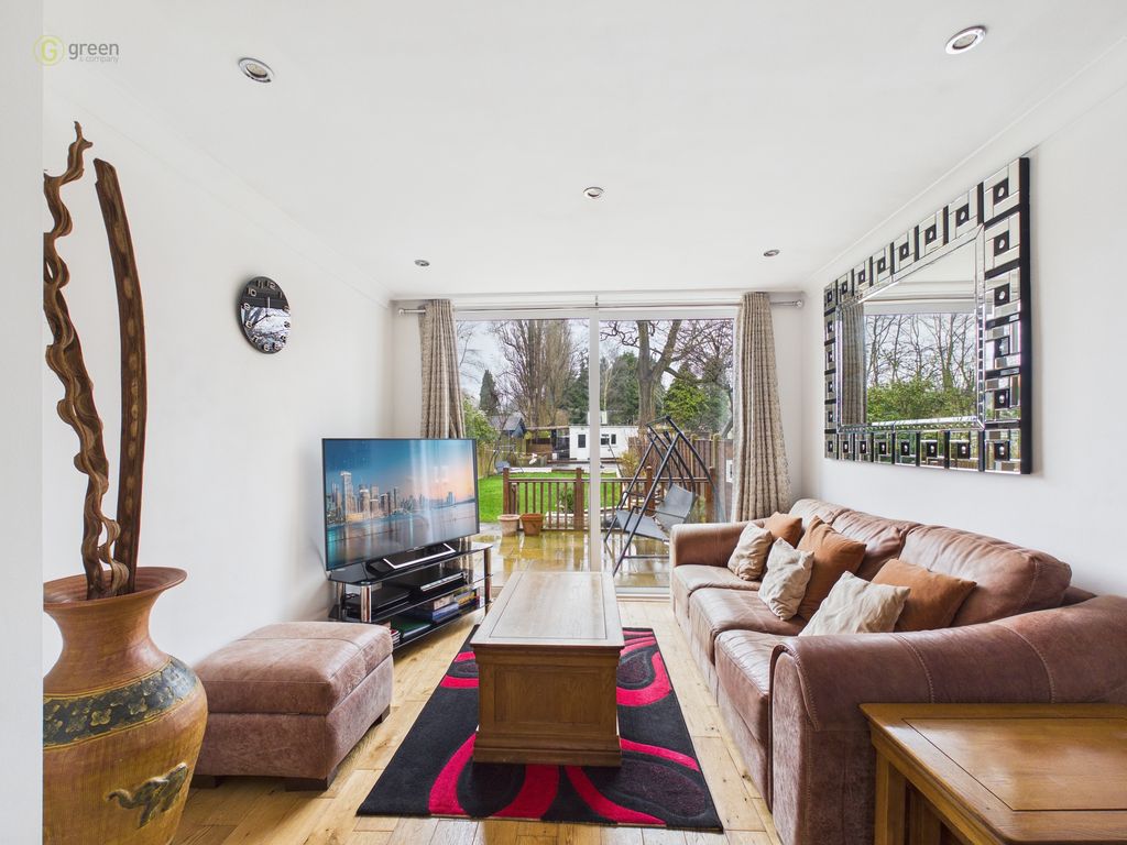 Property photo 3 of 48 Cam05591G0Pr0147Still059