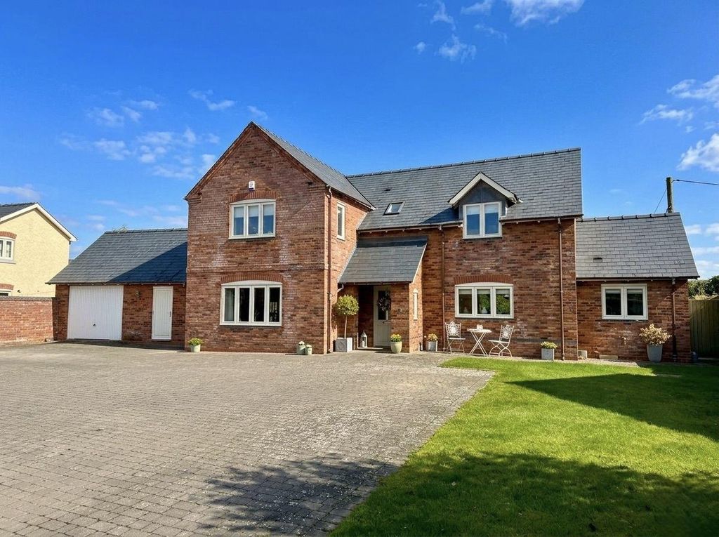 Property photo 1 of 34