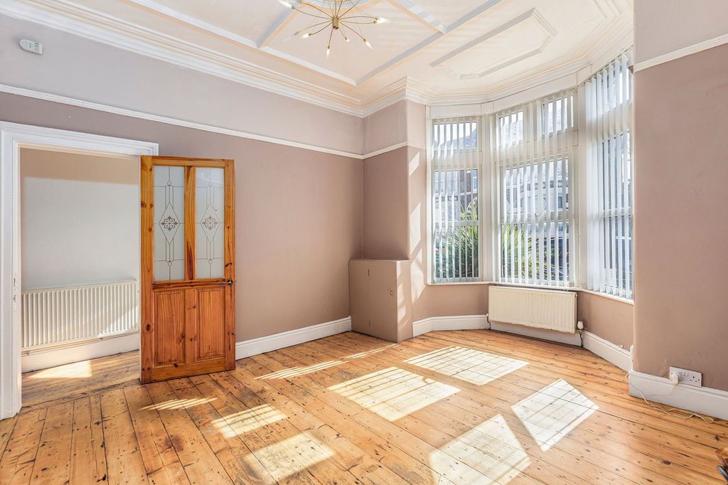 Property photo 3 of 18