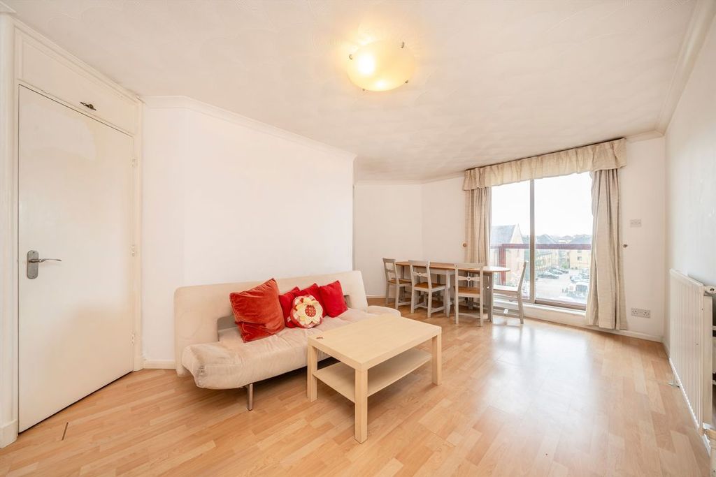 Property photo 3 of 9