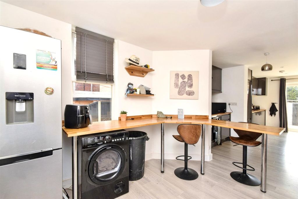 Property photo 3 of 13 1 (1).Jpg