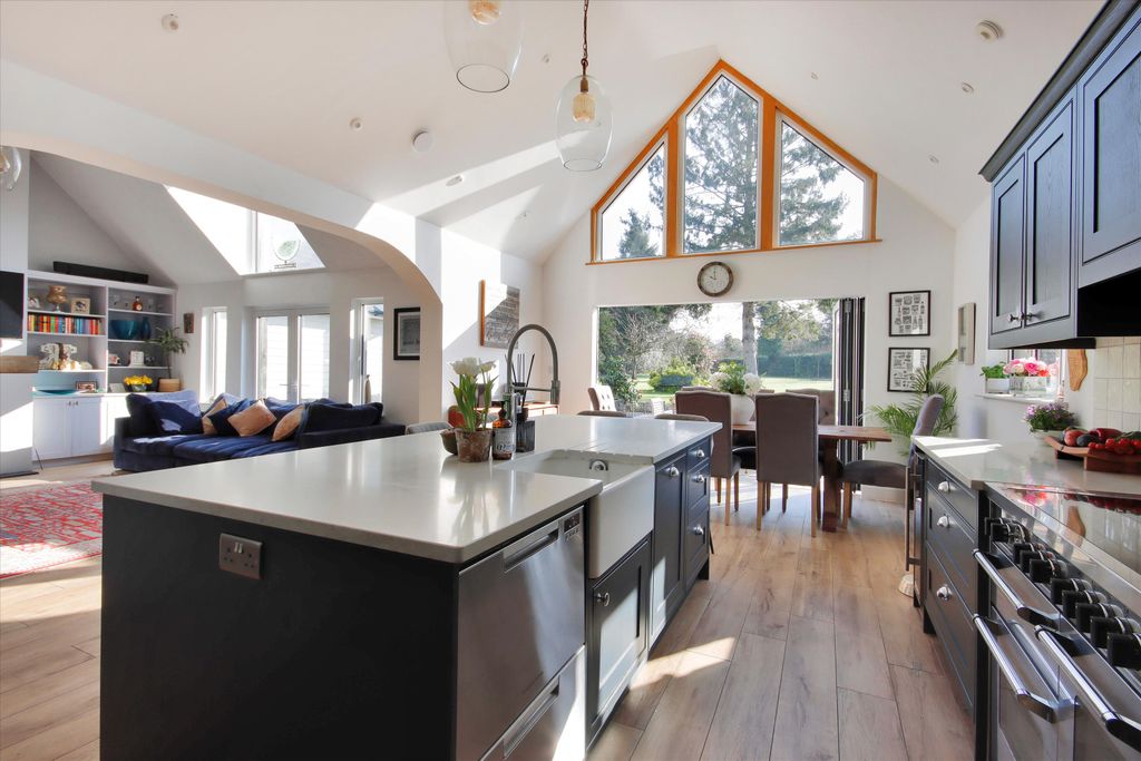 Property photo 3 of 22 Image