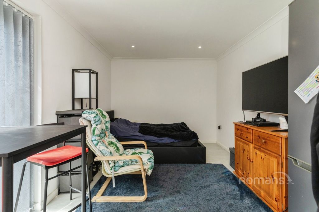 Property photo 2 of 6 Pbox-Img.Jpg
