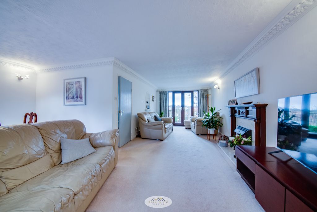 Property photo 2 of 37