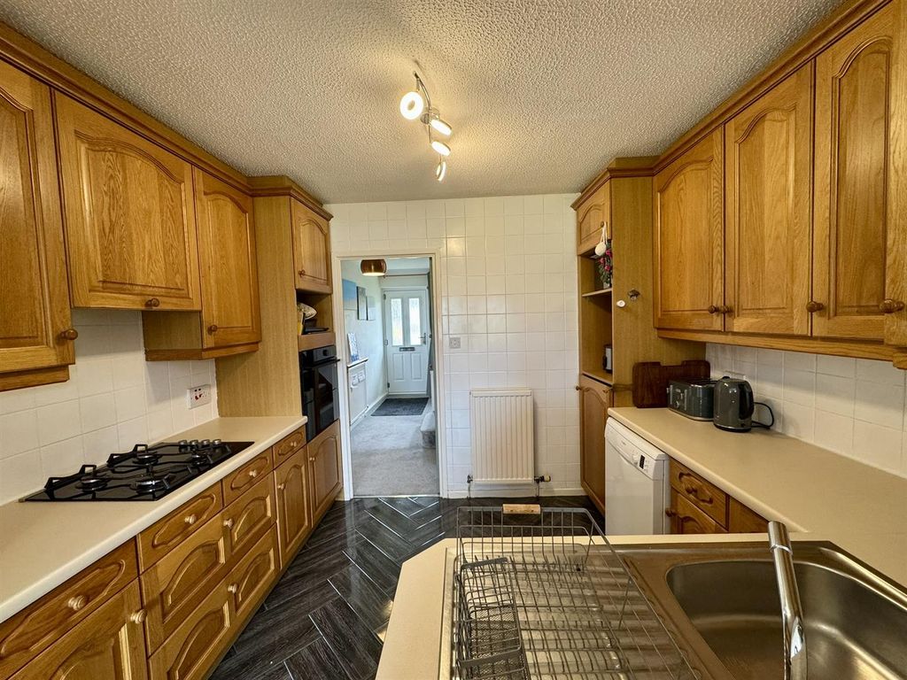 Property photo 3 of 25 Kitchen