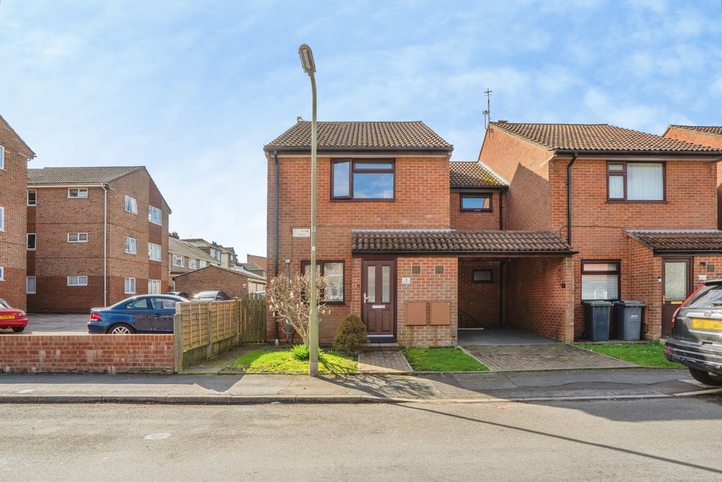 Property photo 1 of 11 Pbox-Img.Jpg