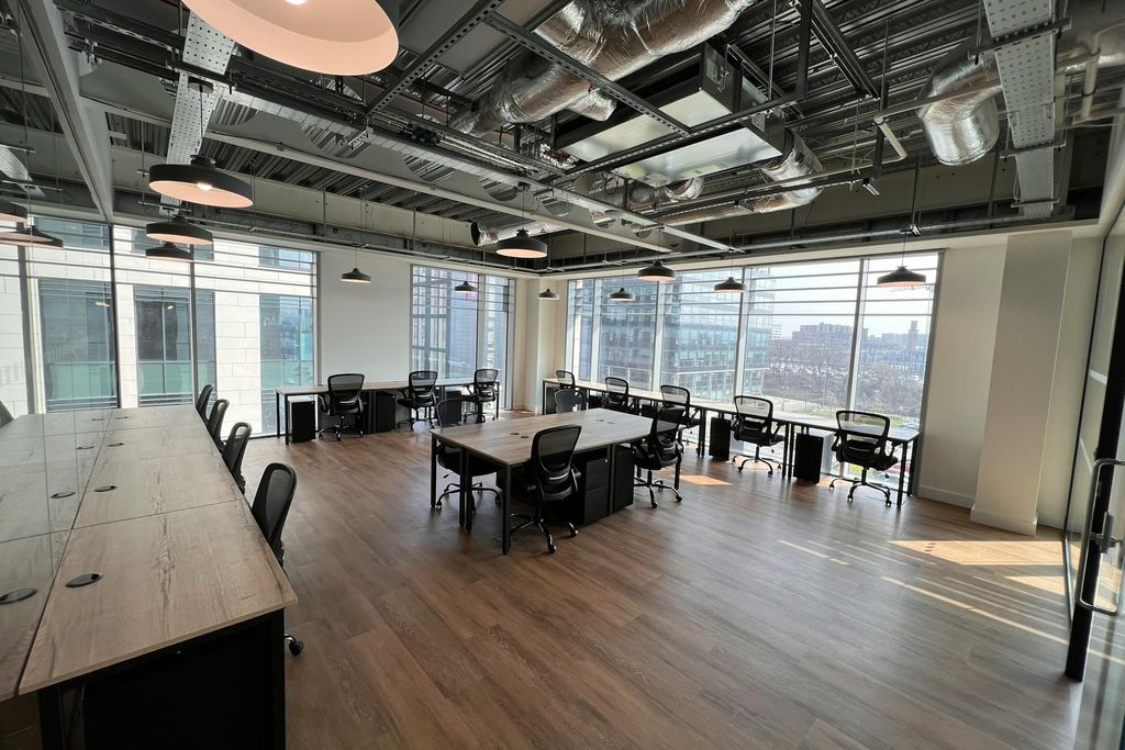 Property photo 3 of 16 Office