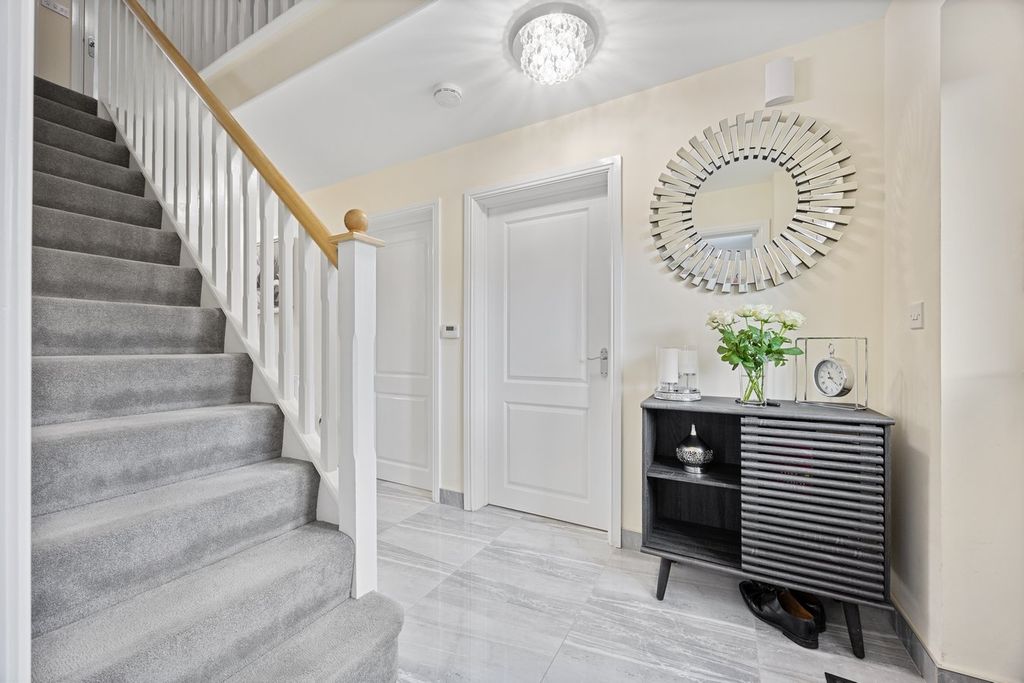 Property photo 3 of 38