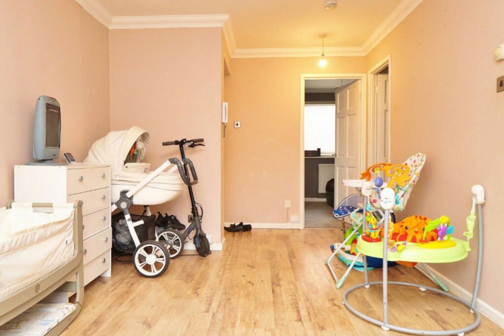 Property photo 3 of 11