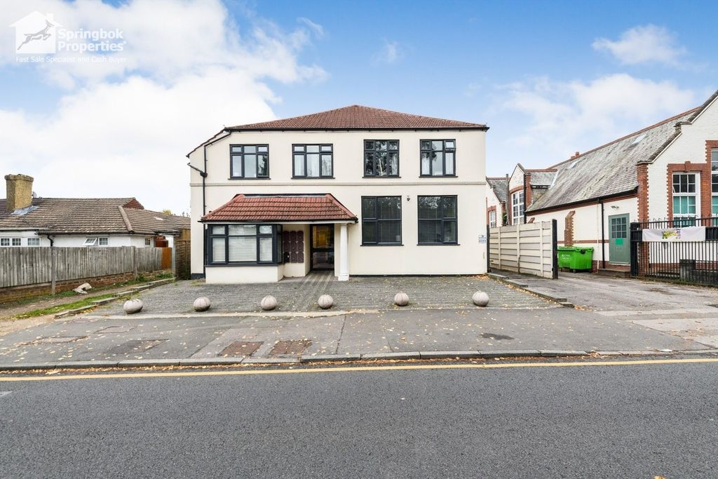 Property photo 1 of 10 Front View