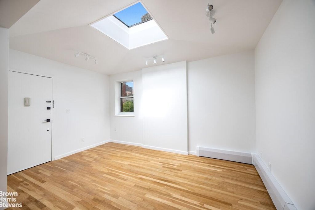 Property photo 2 of 10 <Alttext/>