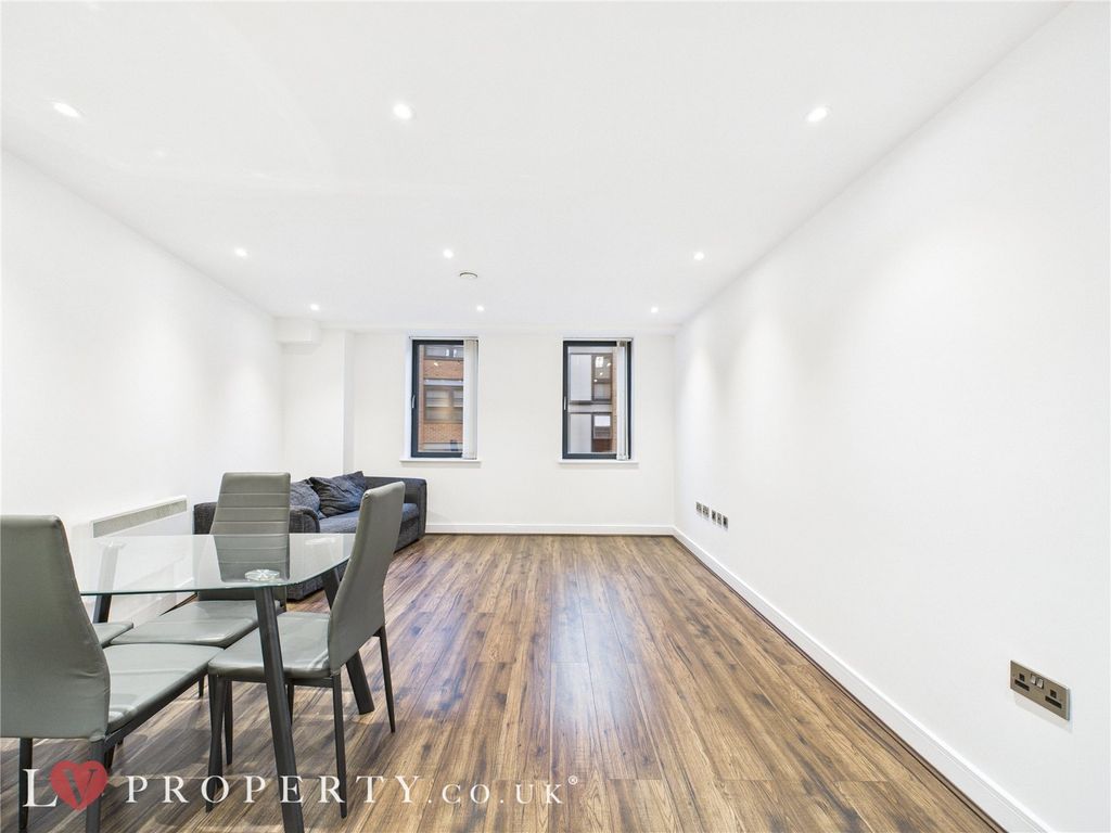 Property photo 3 of 7 Picture No. 23