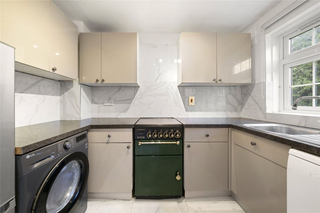 Property photo 3 of 13 Picture No. 02