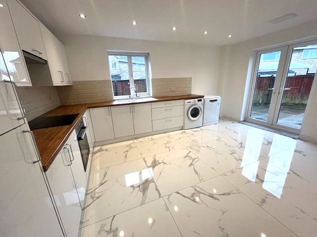 Property photo 1 of 11 5