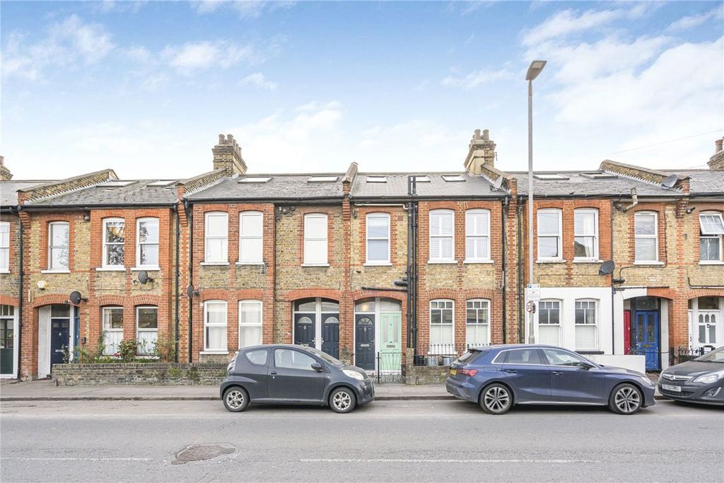 Property photo 2 of 9