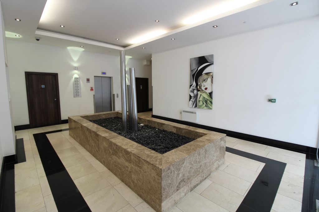 Property photo 2 of 7 Front