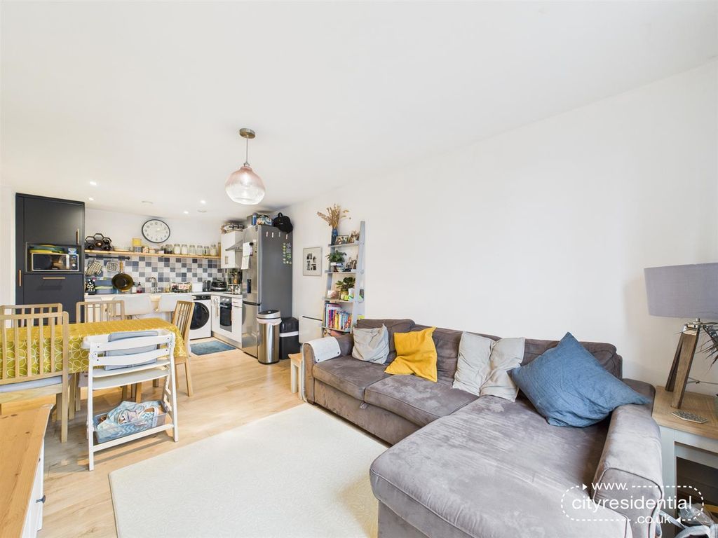 Property photo 3 of 14