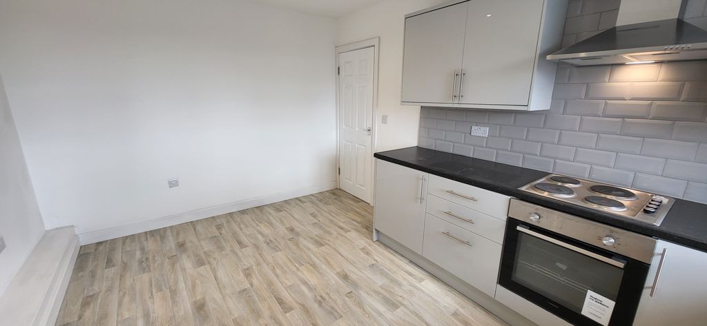 Property photo 2 of 7 Dining Room