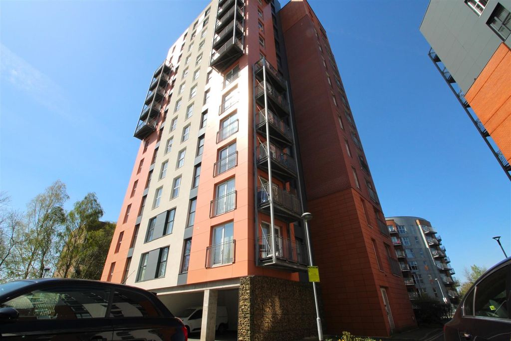 Property photo 1 of 7 4Outside.Jpg