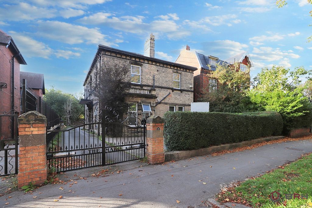 Property photo 1 of 24