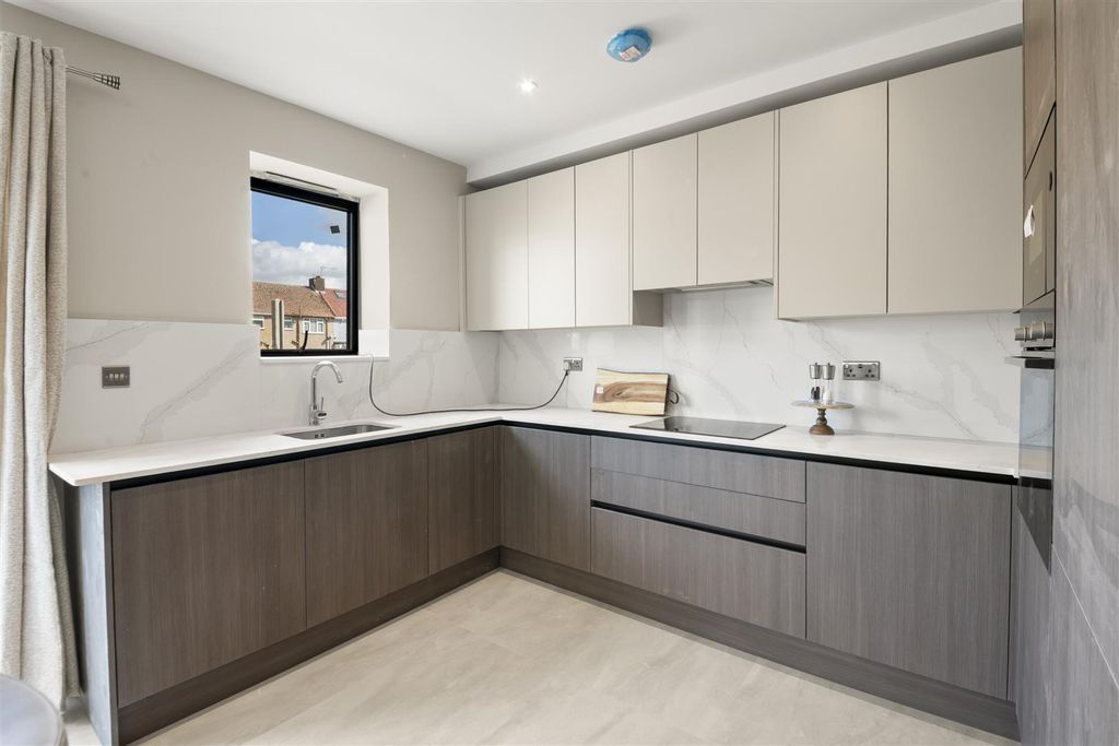 Additional image 6 of 3 bed end terrace house for saleField Road, Feltham TW14
