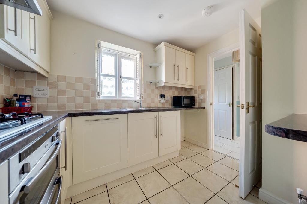 Property photo 2 of 21 Kitchen