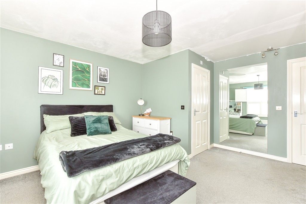 Property photo 1 of 11 Bedroom 1