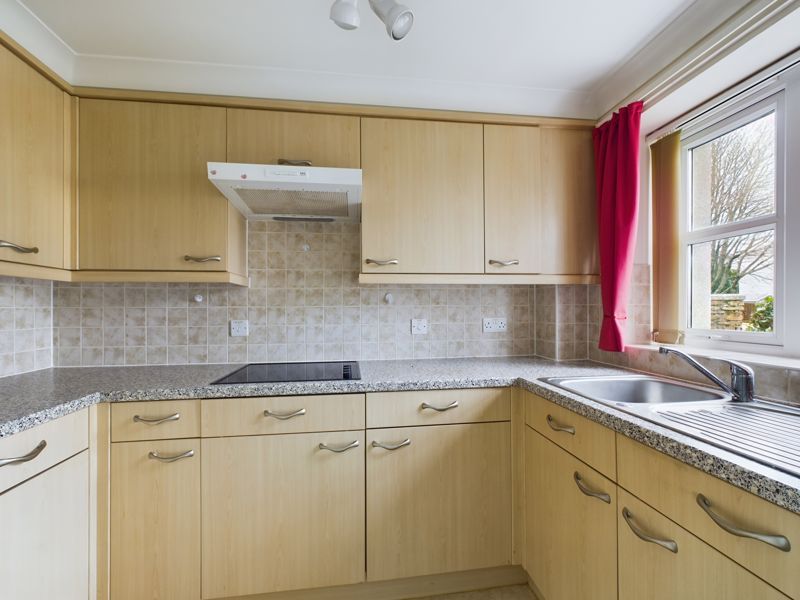 Property photo 2 of 9 Kitchen