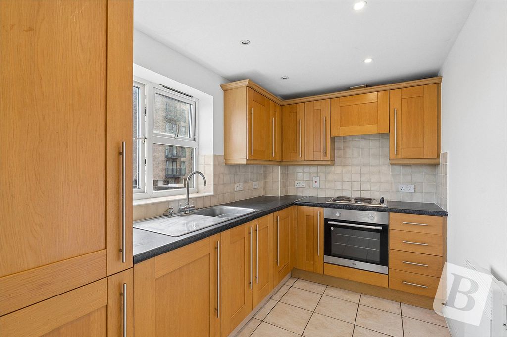 Property photo 2 of 14 Kitchen