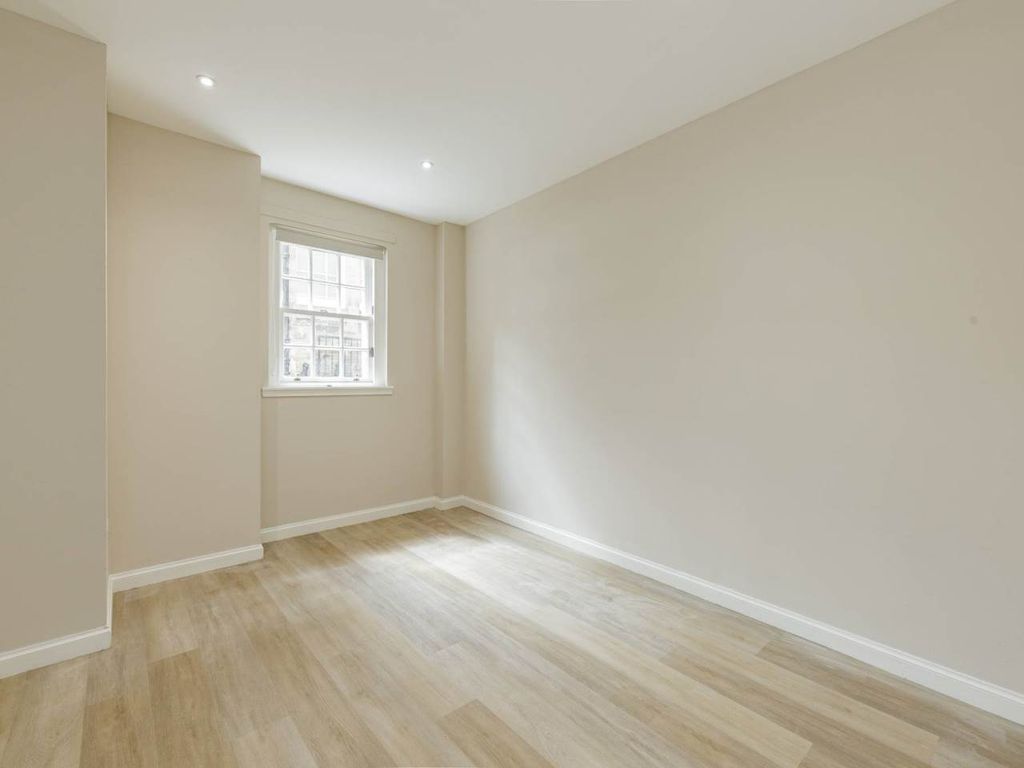 Property photo 2 of 16 79297_Athollcresln-002
