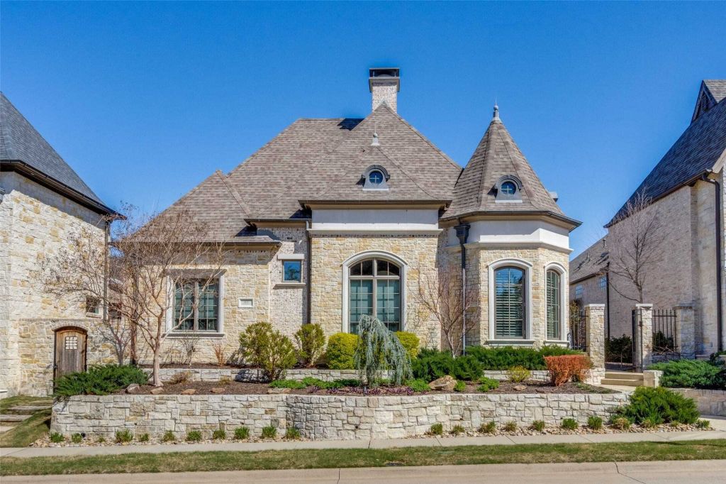 Property photo 1 of 31