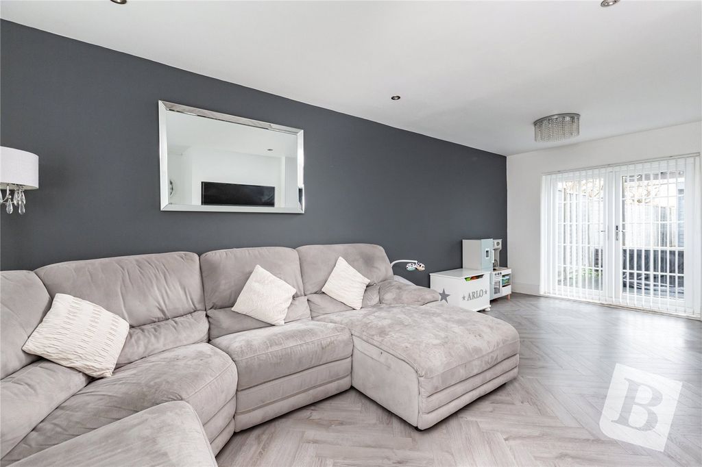 Property photo 1 of 17 Lounge/Dining Room