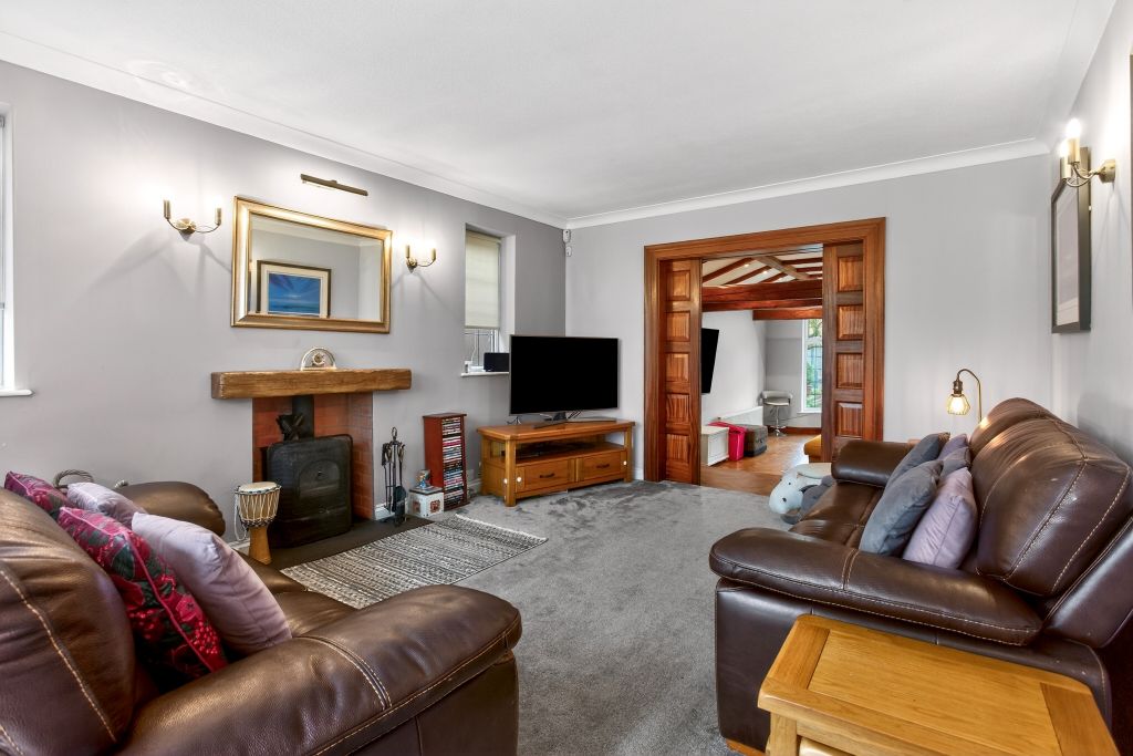 Property photo 2 of 39